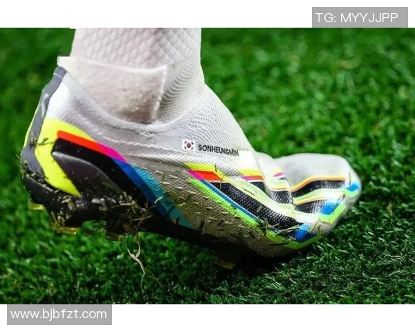 球星足球鞋设计风格与功能特点解析如何影响球场表现与球迷文化