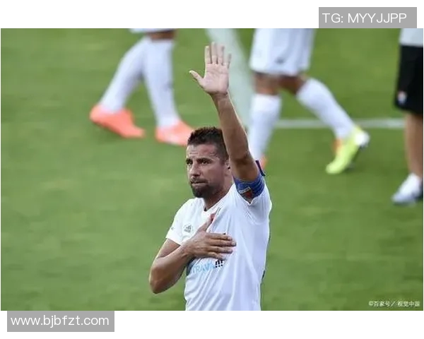 2026年退役足球巨星告别绿茵舞台见证辉煌与泪水交织时刻 2026年退役足球巨星告别绿茵舞台见证辉煌与泪水交织时刻