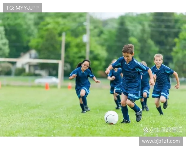成熟足球明星女孩的魅力与梦想在绿茵场上的精彩瞬间